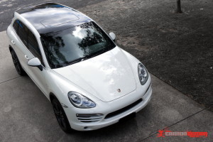 Porsche Cayenne gloss black vinyl roof wrap